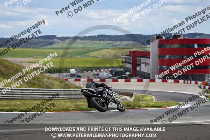 cadwell no limits trackday;cadwell park;cadwell park photographs;cadwell trackday photographs;enduro digital images;event digital images;eventdigitalimages;navarra;no limits trackdays;peter wileman photography;racing digital images;trackday digital images;trackday photos